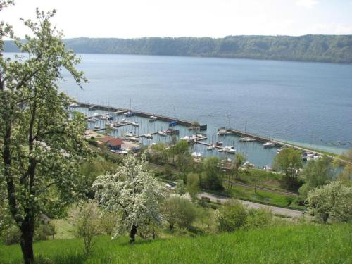 Apartment Idyllische Ferienwohnung in Sipplingen am Bodensee by Interhome in ซิพพลินเกน