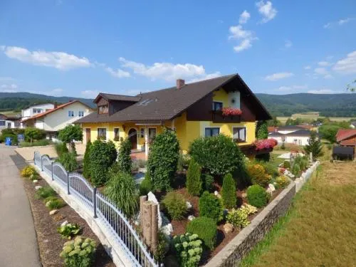 Apartment Komfortable Ferienwohnung mit Garten und Grill by Interhome in Gleißenberg, Deutschland