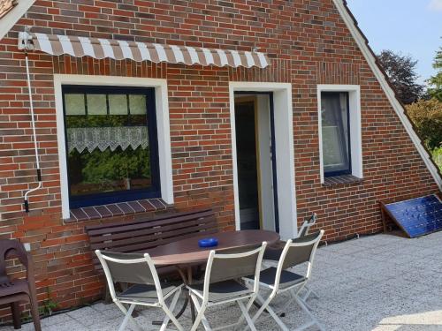 Apartment mit großer Dachterrasse by Interhome – khách sạn tại Ostrhauderfehn