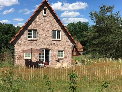 Holiday Home Haus Hartriegel im Bispinger Heidezauber by Interhome in Bispingen, Deutschland