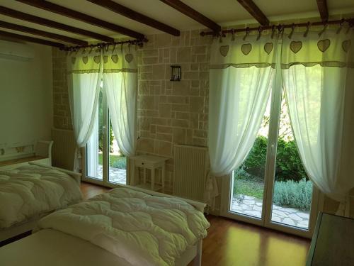 Holiday Home Charmante 3 Villa La Milouyette by Interhome in 佩里阿克米內爾瓦