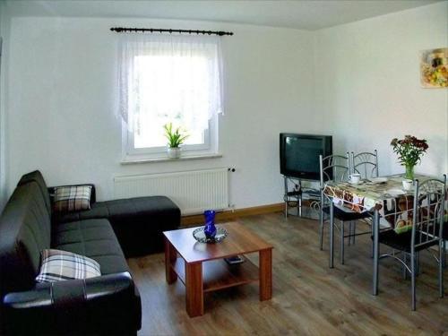 Apartment Schöne Ferienwohnung mit Garten und Grill by Interhome in Rathmannsdorf, Deutschland
