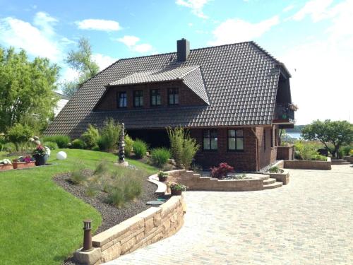 Apartment Maisonette-Wohnung direkt am Selliner See by Interhome in Ostseebad Sellin