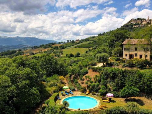 Holiday Home Charmantes Bauernhaus in Penna San Giovanni by Interhome in Penna San Giovanni