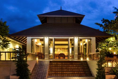 Restaurant, Pingchan Koh Phangan Beachfront Resort in Thong Nai Pan Yai