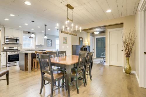 Getaway w/ Private Acreage in the Minneapolis Area in Медіна