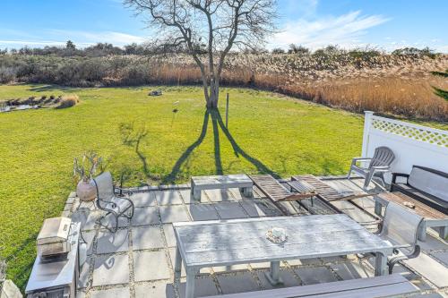 1 Block to Bellport Bay! Scenic Hamptons Hideaway in Shirley (NY)