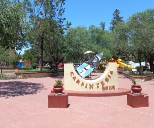 Cabañas Lumel (Cabanas Lumel) in Carpinteria