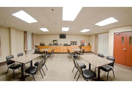 Pleasant Night Inn- carthage NY - image 8