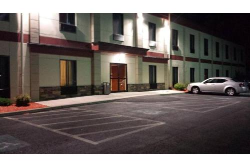Pleasant Night Inn- carthage NY - image 2