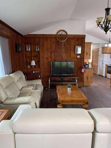 Cottage on Crystal Beach 3BR & BBQ in Fort Erie (Ontario)