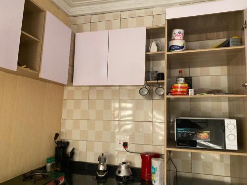 Flamingo 1 spacious solar powered 2 bedroom home with a stocked ready kitchen in ยอส