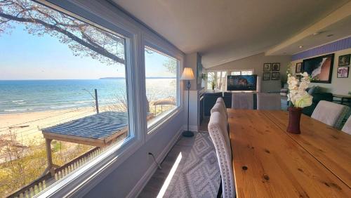Crystal Beach Waterfront Cottage - Sunset Views in 伊利堡