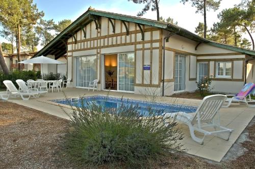 3 bedrooms, 6 beds
