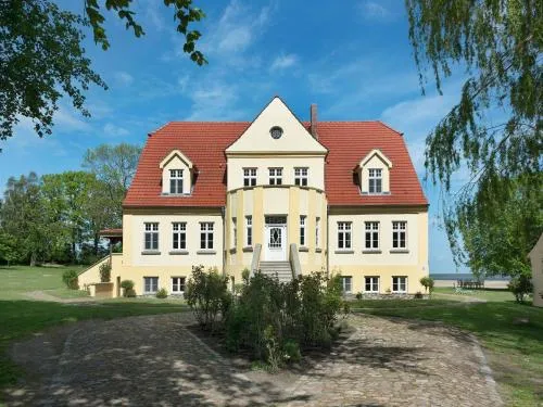 Apartment Wohnung im zweiten Obergeschoss des Gutshauses by Interhome in Neuenkirchen, Deutschland