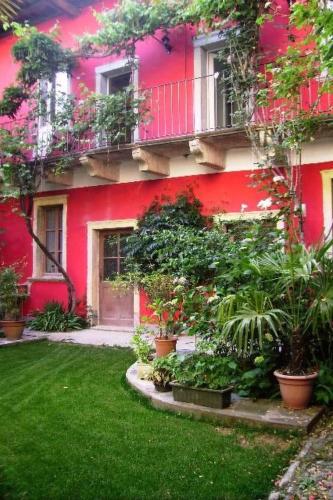 Apartment Wohnung 'Glicine' mit Wasserblick by Interhome in Miasino