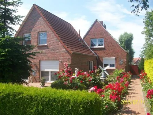 Holiday Home mit umfriedetem Garten und Terrassen by Interhome in Greetsiel, Deutschland