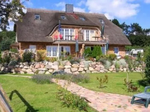Apartment Wunderschönes Appartement mit Garten und Terrasse by Interhome in Gager, Deutschland