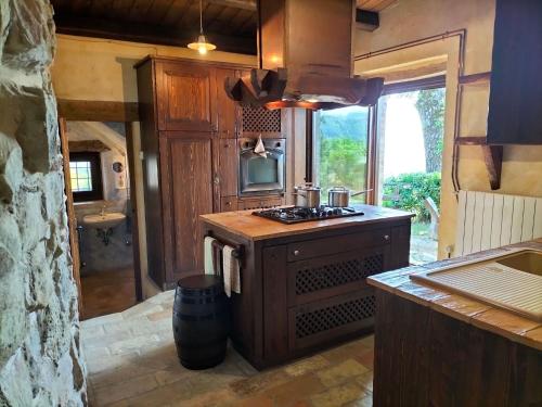 Holiday Home Charmantes Bauernhaus in Penna San Giovanni by Interhome in Penna San Giovanni