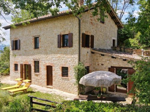 Holiday Home Charmantes Bauernhaus in Penna San Giovanni by Interhome in Penna San Giovanni