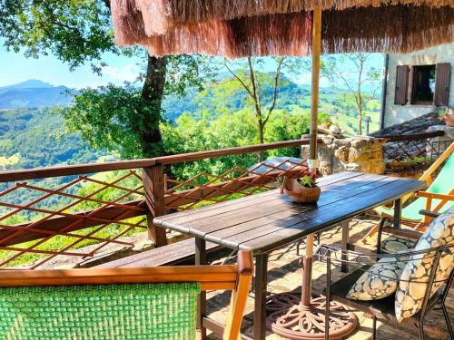 Holiday Home Charmantes Bauernhaus in Penna San Giovanni by Interhome in Penna San Giovanni