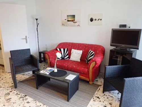 Apartment Strandnahes Studio mit kleiner Gartenterrasse by Interhome in Hohwacht Ostsee, Deutschland