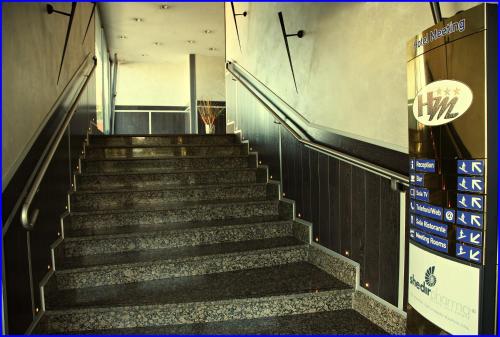 Hotel Meeting - image 11