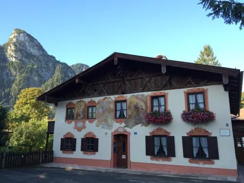 Ferienwohnungen im Lüftlmalereck, Mussldomahaus in Oberammergau, Deutschland