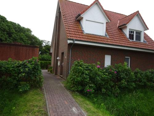Holiday Home Komfortable Doppelhaushälfte und großem Garten by Interhome in Dornumergrode, Deutschland