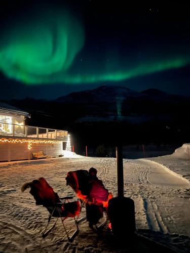 Cozy home near Tromsø close to the sea and mountain's in Lakselvbukt