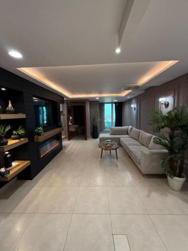 Goldcrest Apartment Lahore - image 10
