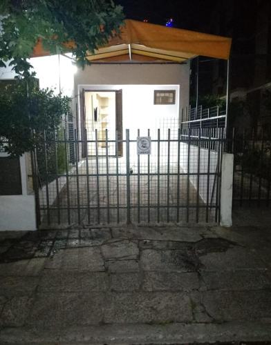 출입구, La Pequeña Villa (La Pequena Villa) in 비야 카를로스 파스