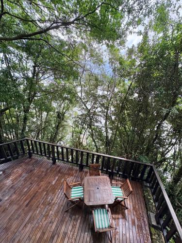 花園, Villa Sambaqui com piscina coberta privativa, vista e acesso ao mar in 普拉亞德丹妮拉