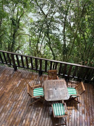 花園, Villa Sambaqui com piscina coberta privativa, vista e acesso ao mar in 普拉亞德丹妮拉