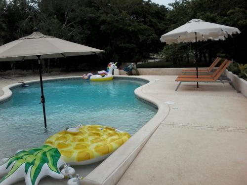 Peldbaseins, Serenity Sands in Corozal