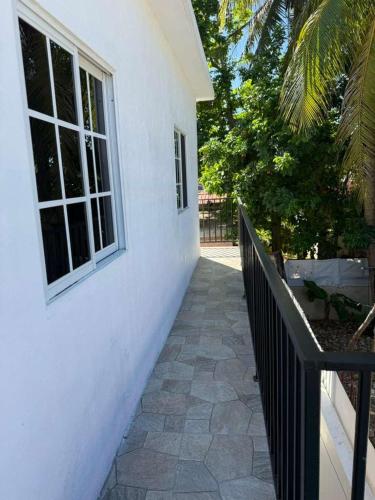Kozy House in Spanish Town