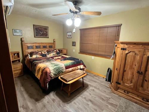 Twain Harte Cozy cabin downtown in Tvenharta (CA)