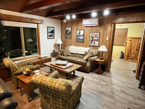 Twain Harte Cozy cabin downtown in Tvenharta (CA)
