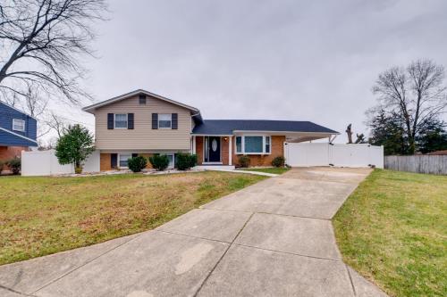 Work and Explore, Cozy Unit 5 Mi to UMD! in Lanham (MD)