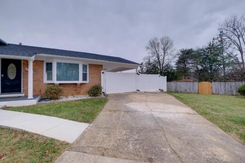 Work and Explore, Cozy Unit 5 Mi to UMD! in Lanham (MD)