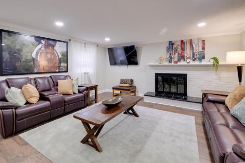 Great for Gatherings! Modern Lanham Duplex in Lanham (MD)
