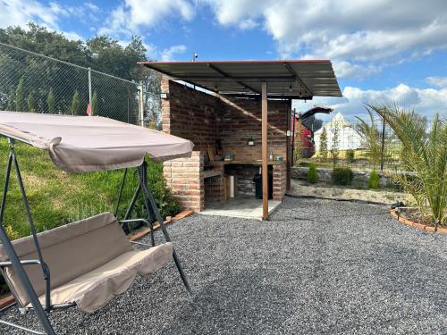 La cabaña de Ciela G glamping con jacuzzi y croquet (La cabana de Ciela G glamping con jacuzzi y croquet) in Latacunga