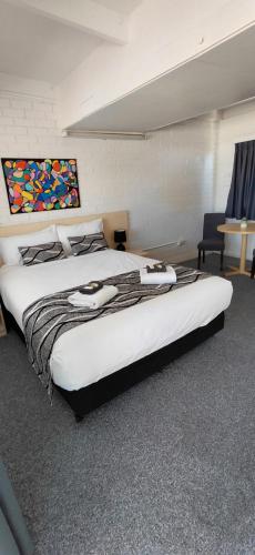 1 queen bed