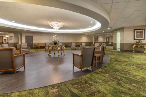 Előcsarnok, Clarion Hotel & Conference Centre Sherwood Park in Sherwood Park
