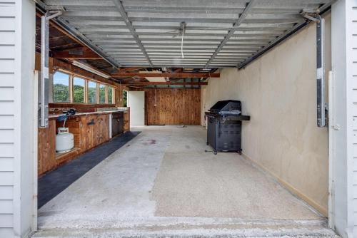 Kawaha Corner - Minutes from Skyline Zorb & more - image 5