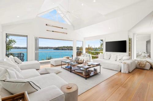 Bundeena Sands Barefoot Private Beach Oasis in Bundeena