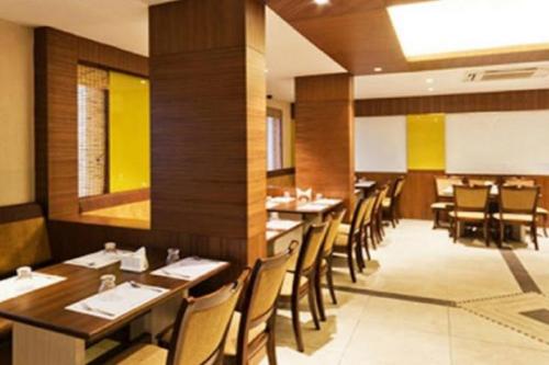 Ponnis Grand Inn – Chennai, IL