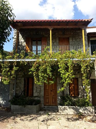  Stephania's Stone House in Karyes