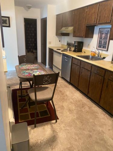 Lakewood Apartment No 9 in Lakewood (OH)