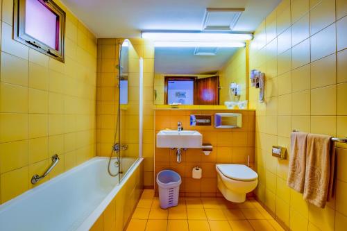 SBH Taro Beach Hotel - image 8